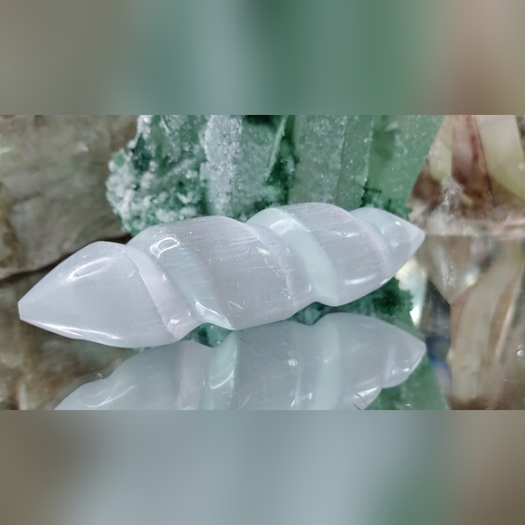Selenite Crystal Spiral Massage Wand - Picture 4 of 8